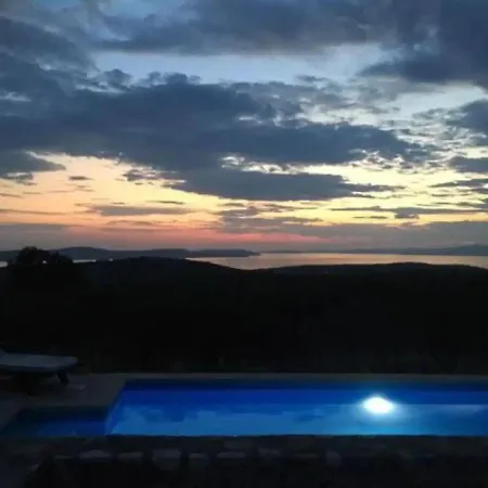 Olive Villa Sutivan